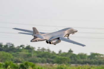 Xfly-Model B-1B Lancer "B O N E" w/ 3-Axis Stabilization Gyro System Twin 70mm RC EDF Jet PNP