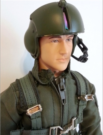 MODERN-HELICOPTER-1-6-RC-PILOT-FIGURE normal