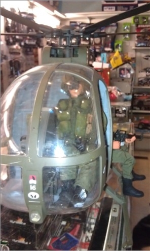 MODERN-HELICOPTER-1-6-RC-PILOT-FIGURE normal