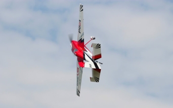 Pilot-RC Edge 540 V3 – 103″ (2.63m) Farbschema 01