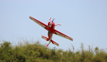 Pilot-RC Edge 540 V3 – 103″ (2.63m) Farbschema 01