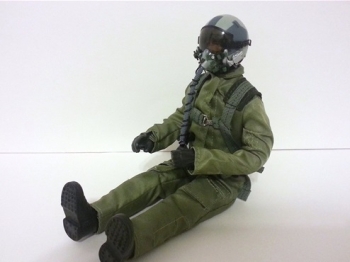 SCALE Full-Body Jet Pilot 1/8 GRÜN Kopf drehbar (mit HITEC HIGH VOLTAGE SERVO)