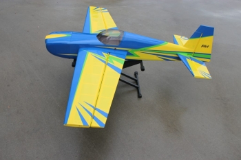 Pilot-RC Edge 540 new – 74″ (1.88m) color scheme 02