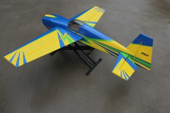 Pilot-RC Edge 540 new – 74″ (1.88m) color scheme 02