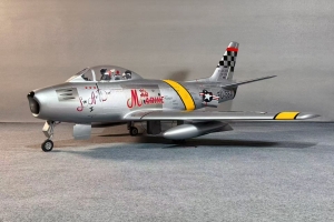 AeroJet F-86 1/6.5 ARF PRO Version, Farbschema 13: FU-584 (chrome)