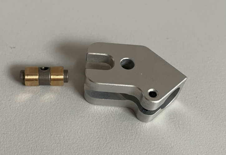 Trunnion 10mm Pin hole für Hauptfahrwerksmechanik MB339 und L-39
