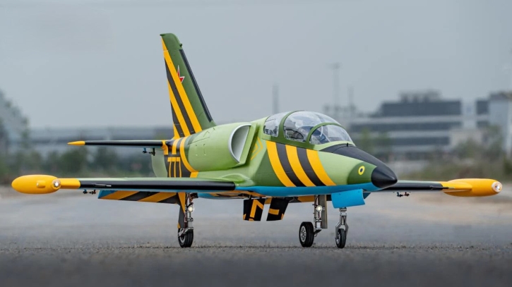 AeroJet Premium Series L-39 Albatros 1/6 ARF PRO, color scheme 01: Military 777