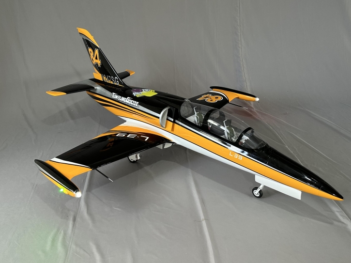 AeroJet L39 Albatros 1/6 ARF PRO, Farbschema 03: Tumbling Goose
