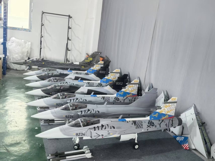 JetRuler JAS 39 Gripen 2,3 m – Sonderlackierung (Aufpreis)