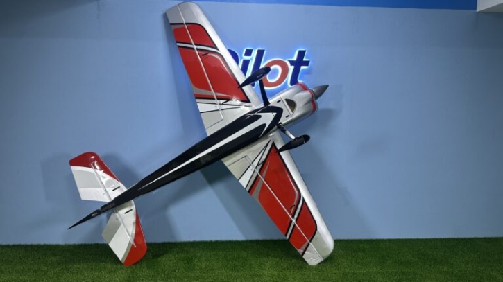 PILOT-RC SBACH342-75 Farbschema 11 DESIGND BY JOE HAMPSON